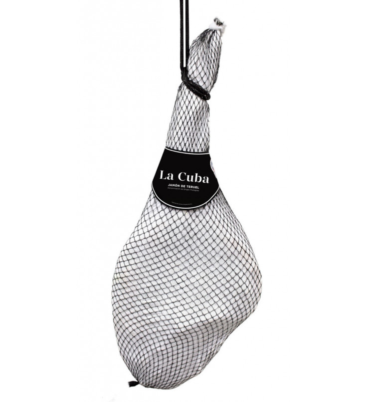 Jamón de Teruel D.O.P. de La Cuba destaca por su sabor único y su curación artesanal. 2