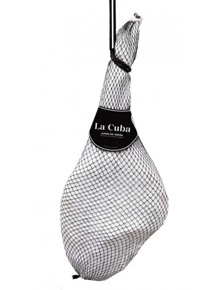 Jamón de Teruel D.O.P. de La Cuba destaca por su sabor único y su curación artesanal.