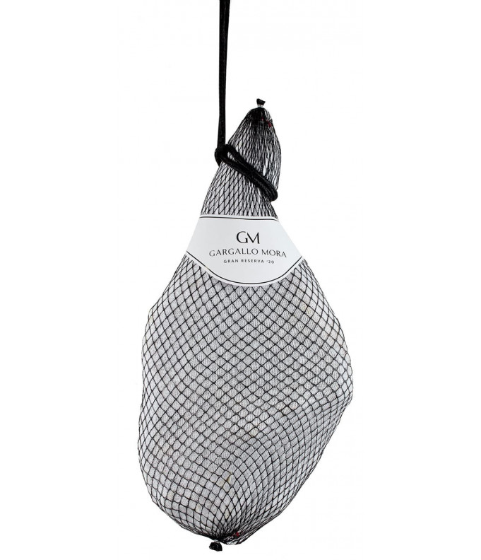 Jamón Gran Reserva +20  desarrolla una complejidad de sabores que lo hace único, con una mezcla de notas salinas y dulces