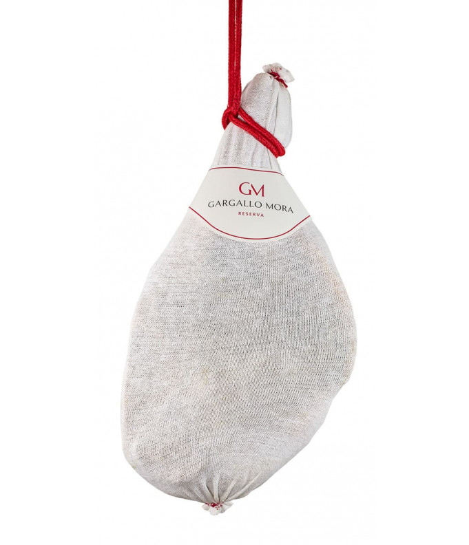 Jamón Hembra Gargallo Mora es un manjar curado artesanalmente, con una textura suave, jugosa y un sabor equilibrado