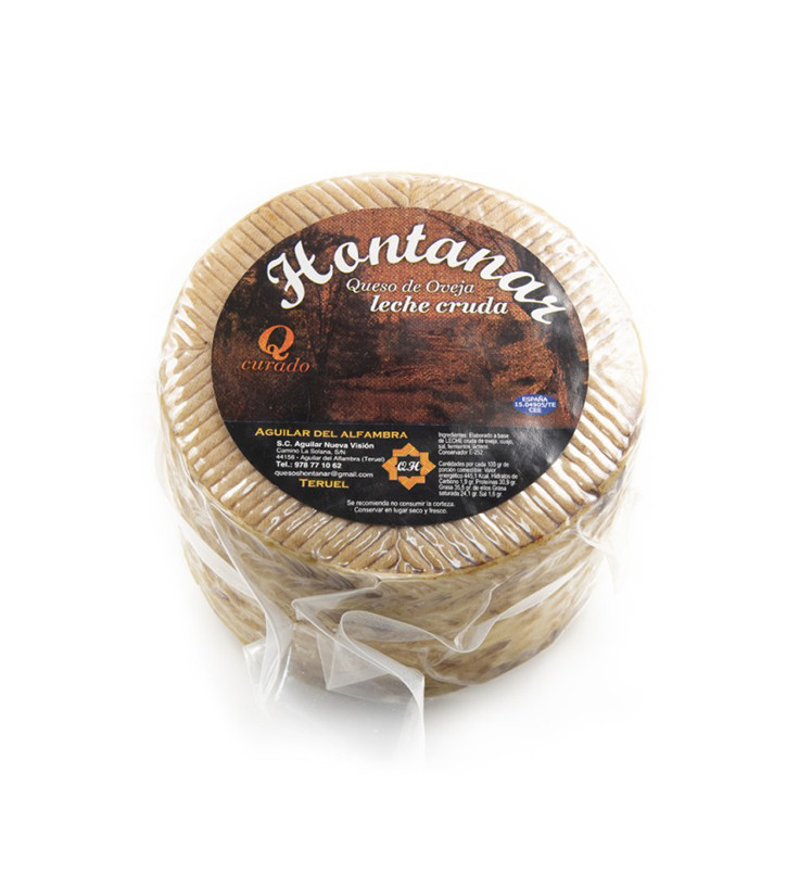 El queso curado de oveja es un producto artesanal de alta calidad elaborado con leche cruda de oveja, lo que le permite mantener